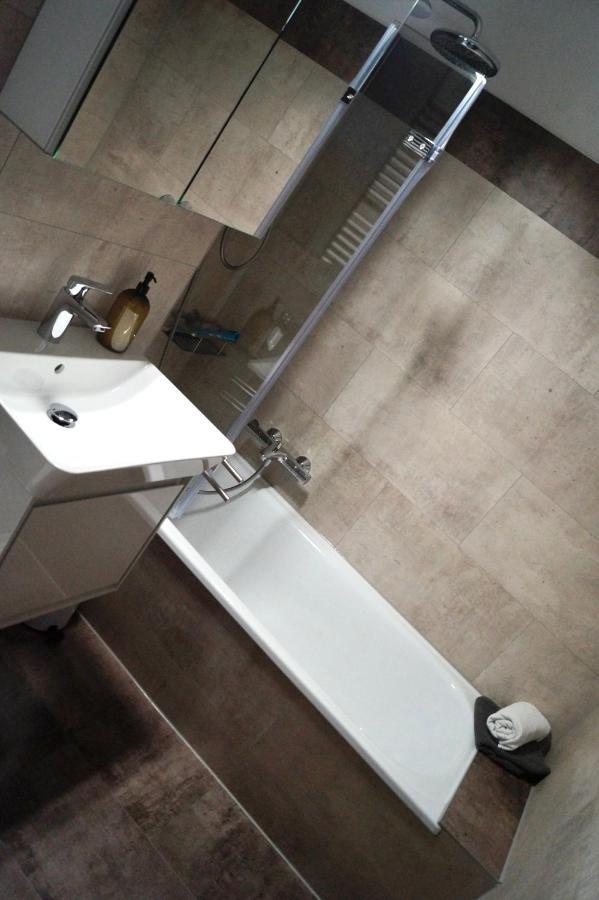 Schwarzwald Geht Immer Fewo 60 Qm Mit Grossem Suedbalkon, Wlan Und Magenta Tv Schönwalde Extérieur photo